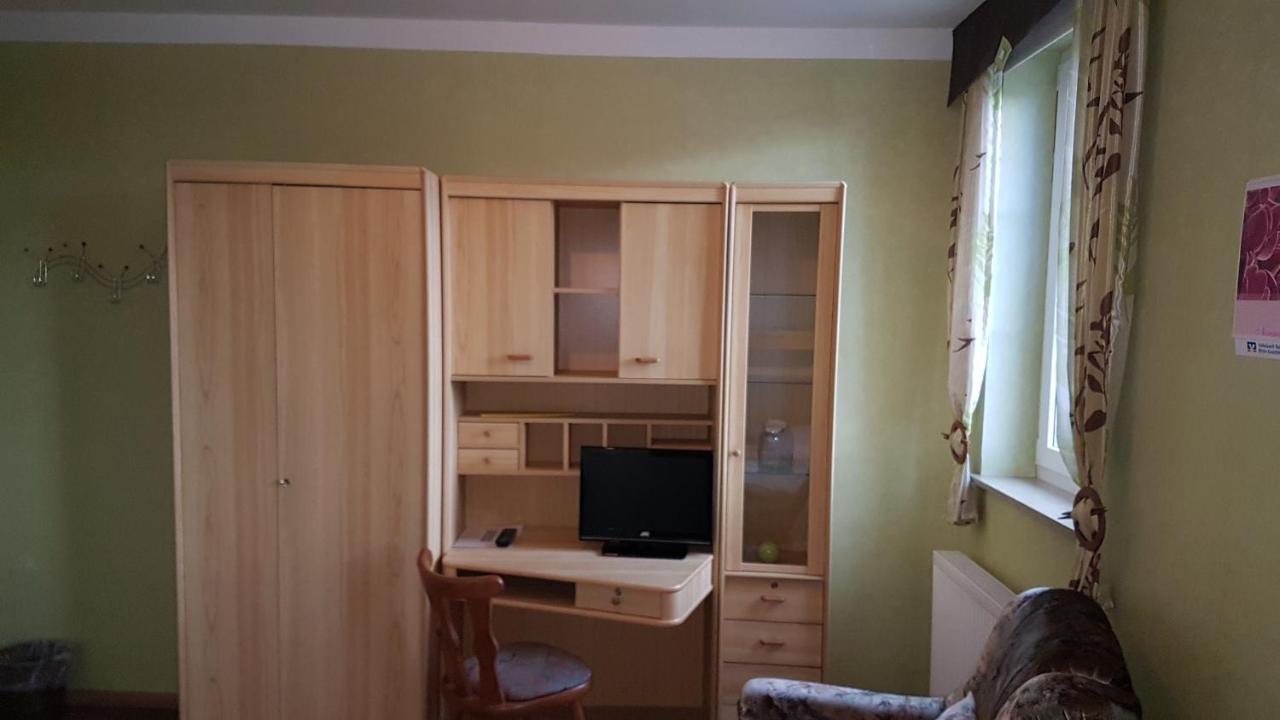 Landgasthof "Zur Linde" Irmelshausen Extérieur photo